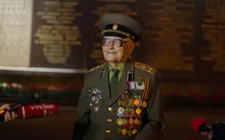 В Севастополе зажгли «свечи памяти» и отпустили «кораблики мечты»