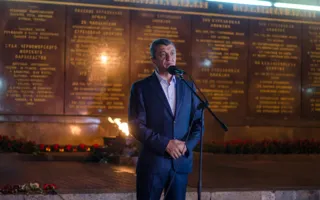 В Севастополе зажгли «свечи памяти» и отпустили «кораблики мечты»