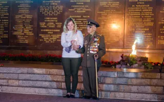 В Севастополе зажгли «свечи памяти» и отпустили «кораблики мечты»