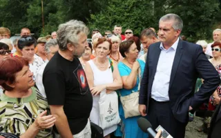 Скандальная вырубка ценных деревьев в Гурзуфе остановлена 