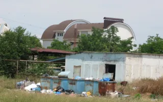 Крымский курортный посёлок утопает в мусоре