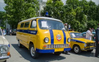 В День ГИБДД в Севастополе прошла выставка ретро-автомобилей