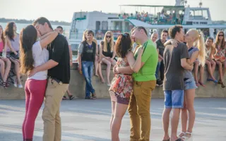 В Севастополе отметили всемирный день поцелуя
