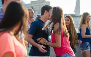 В Севастополе отметили всемирный день поцелуя