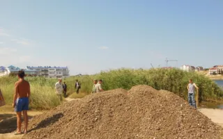 В Казачьей бухте Севастополя провели «депутатский» субботник