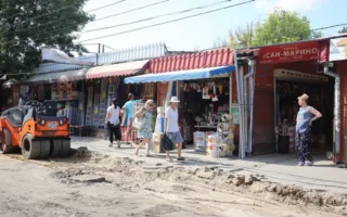 Незаконный рынок в Симферополе очистили от торговых павильонов