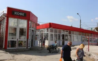 Незаконный рынок в Симферополе очистили от торговых павильонов