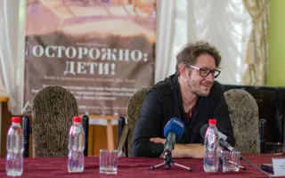 Спектакль «Осторожно: дети!» вновь в афише театра имени Луначарского