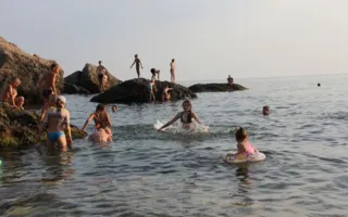 Пляж «Дельфин» в Ласпи под контролем... пенсионера