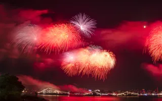 День ВМФ в Севастополе завершился грандиозным фейерверком