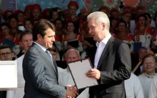 Москва подарила Севастополю Обыденный деревянный храм