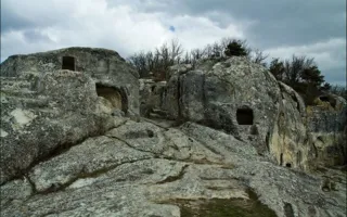 Неизвестный Крым: пещерный город Эски-Кермен