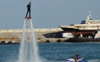 В Ялте на день города выступили экстремалы-флайбордисты