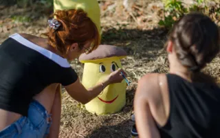 В заброшенном парке на улице Корчагина состоялся «Динофест»