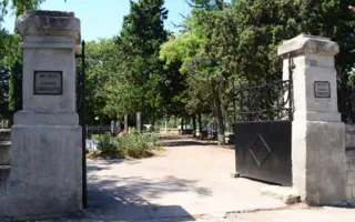 На кладбище Коммунаров найдены безымянные могилы 