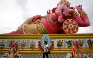 ТОП-10 колоритных монументов мира