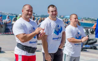 В Севастополе состоялся очередной этап турнира среди силачей