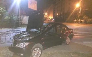 В Севастополе «Фиат» «влетел» в ограждение, не пропустив «ВАЗ»