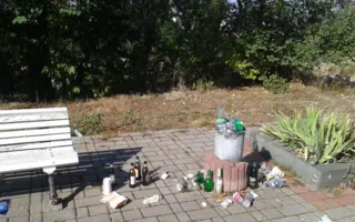 Мусорный ветер «добрался» до центра Севастополя