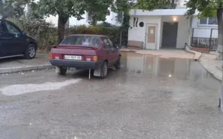 ​Реки на улицах Севастополя — трубу прорвало, службы на отдыхе