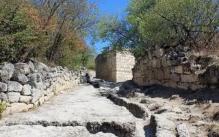 Удивительный Крым: Древний Бахчисарай и тайны Чуфут-Кале