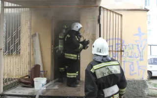 Пожар тушили в севастопольском общежитии 