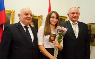Юным севастопольцам вручили паспорта граждан России