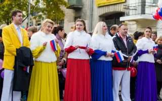 Севастополь праздничным шествием отметил День народного единства