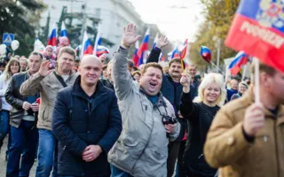 Севастополь праздничным шествием отметил День народного единства