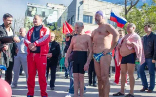 Фестиваль зимнего плавания состоялся в Балаклаве