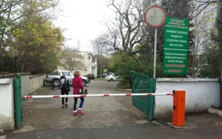 Первая горбольница изредка становится неприступной крепостью