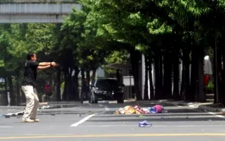 Террористы атаковали столицу Индонезии — фото, видео