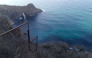 Спуск к морю на Фиоленте у турбазы «Каравелла» разрушили