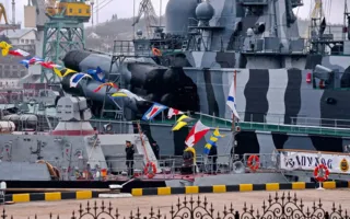 Военные корабли в Севастополе уже готовы принимать гостей — фото
