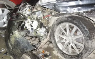 Иномарка припарковалась, разбив «BMW» «LEXUS» и «Nissan» — фото