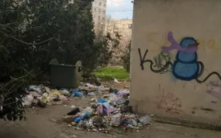 Задние дворы домов на ПОР погрязли в мусоре