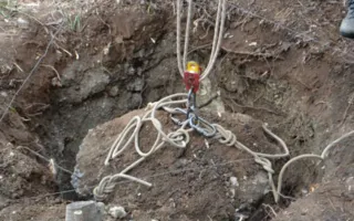 На площади Ушакова обнаружили подземную расщелину