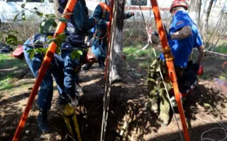 На площади Ушакова обнаружили подземную расщелину