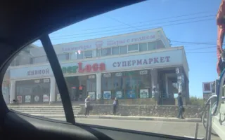 Дорожные рабочие создали пробку, оставив авто на дороге: пиво важнее?