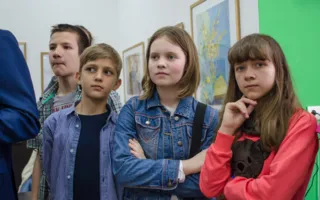 Выставкой детских работ открылась новая галерея «Арт-Маяк»