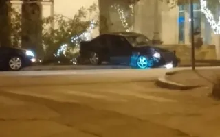Опять лихачи: «Мерседес» врезался в дерево на Большой Морской