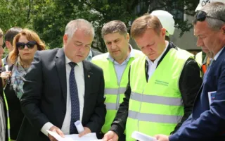 На стройке Керченского моста в Крыму работает более двух тысяч человек