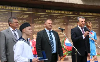 Меняйло вручил «Горячее сердце» двоим севастопольским школьникам