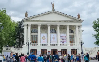 «Золотой витязь» открылся в Севастополе с красной дорожки