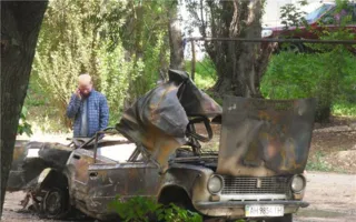 Во дворе дома по улице Вакуленчука взорвался автомобиль
