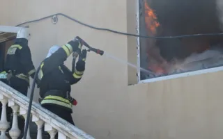 В Севастополе горел мебельный склад