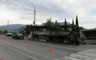 Рейсовый автобус с детьми загорелся на крымской трассе