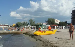 Севастопольцы довольны: Пляж «Омега» приводят в порядок