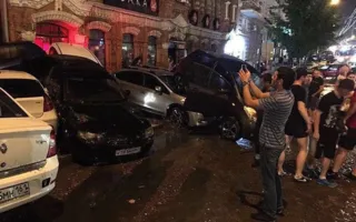 Ливень вызвал наводнение в Ростове-на-Дону: погиб один человек 