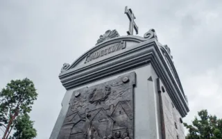 Памятник Греческому легиону установили в Севастополе
